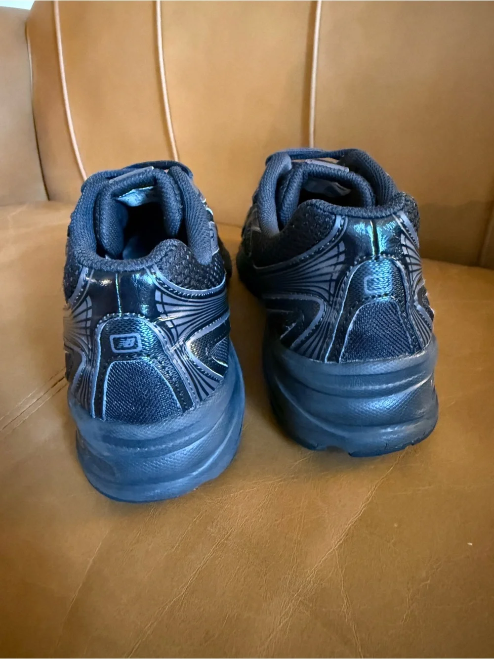 New Balance 740v2 Mens Size 10 Black Gray Athletic Running Shoes Sneakers
